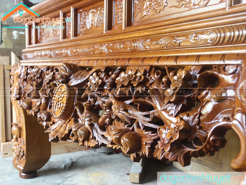 Bàn thờ gỗ Gụ tại Thái Bình
